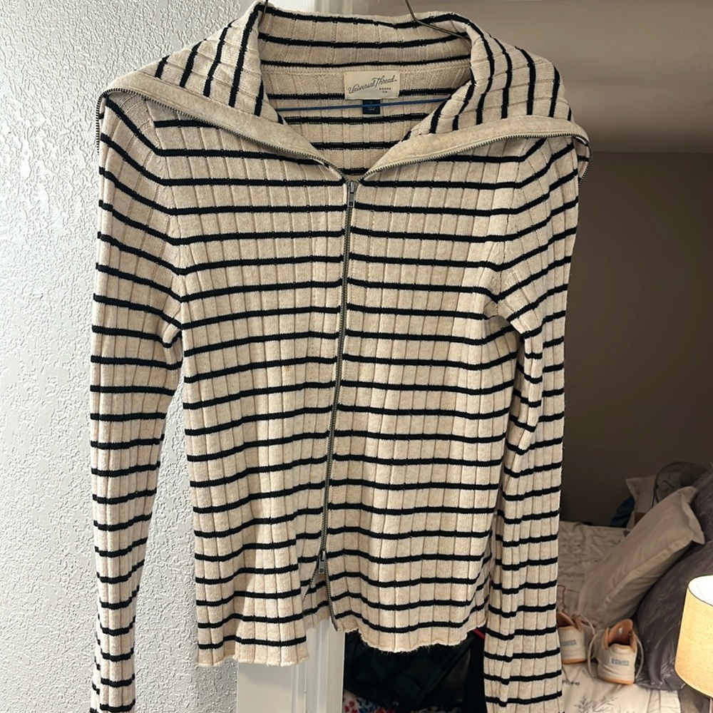 Universal Thread zip up sweater size S